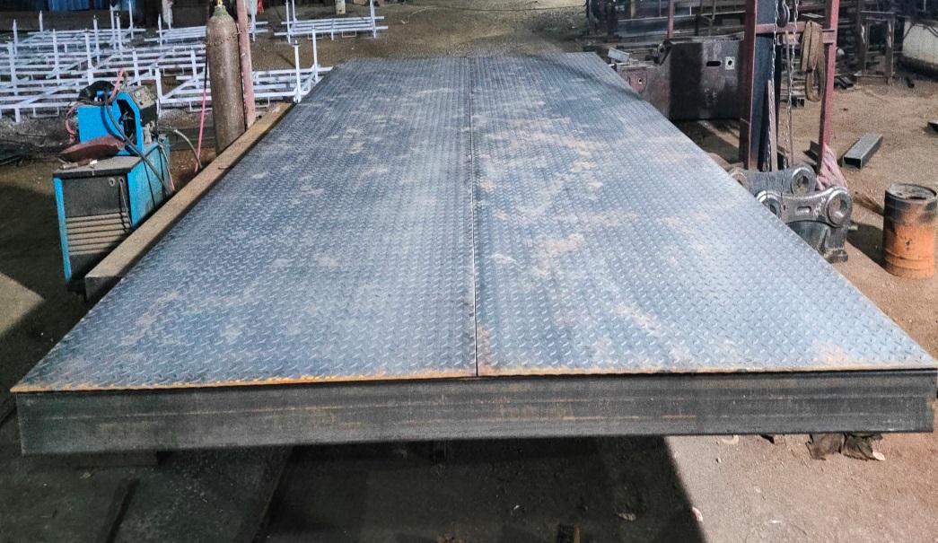 Platform truck chassis fabricated by Shree Ganesh Engineering