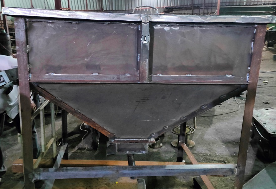 Industrial hopper fabricated by Shree Ganesh Engineering